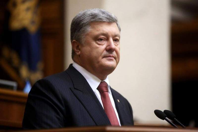 Порошенко заявил о незаконности лишения Януковича поста президента