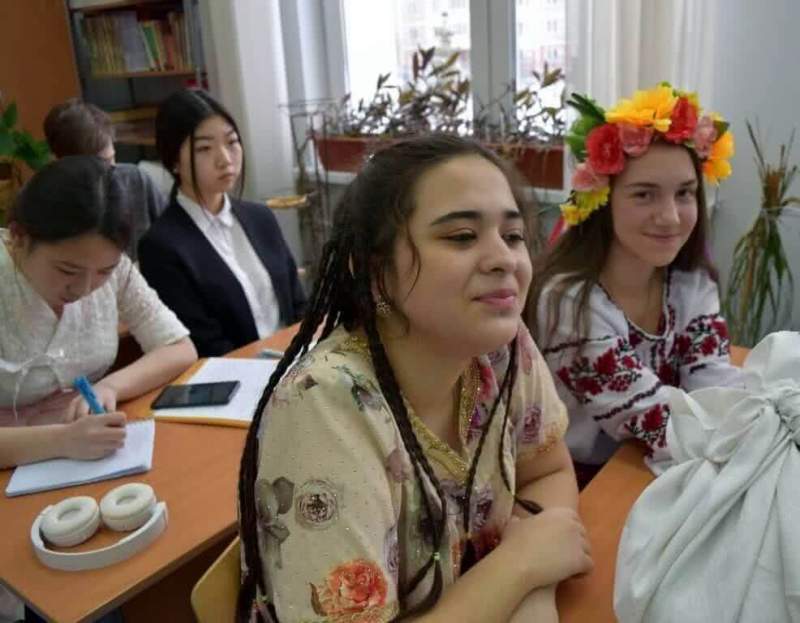 У девятиклассников столичной школы №2120 в рамках Декады родного языка прошел необычный онлайн-урок, посвященный родному языку