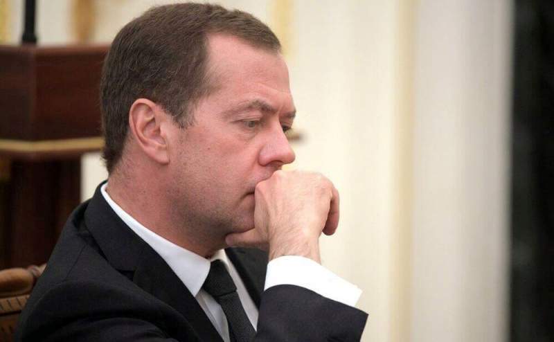 Медведев: «Мы не угодили в ловушку политического кризиса»