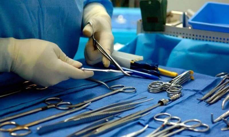 Британский хирург выжигал лазером инициалы на органах пациентов