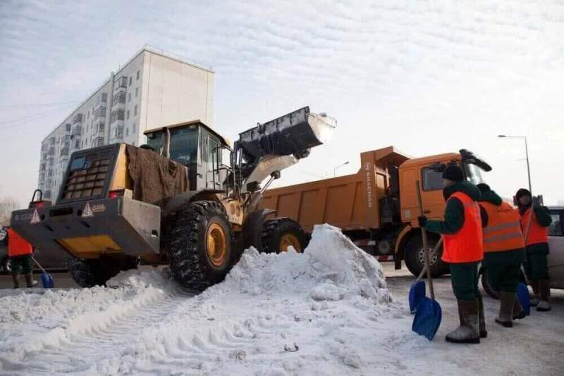 Аномальные снегопады: Александр Беглов пристально следит за работой коммунальщиков Петербурга