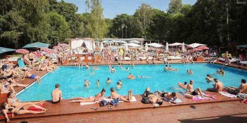 К жаре готовы: в Москве открыты 17 парков с водоемами 