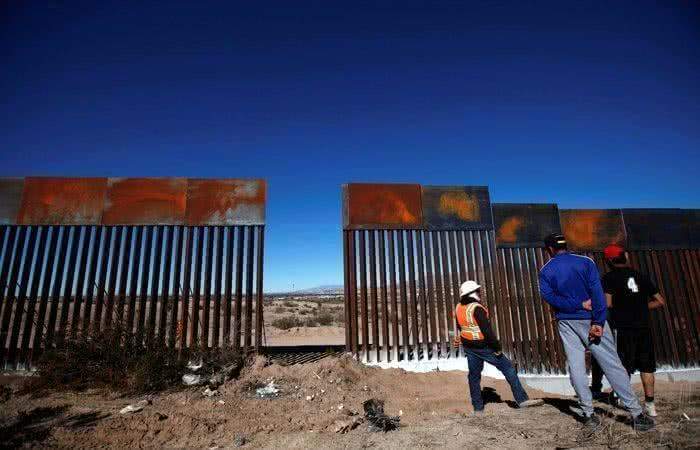 Дональд Трамп отмывает деньги: строительство «забора» на границе с Мексикой