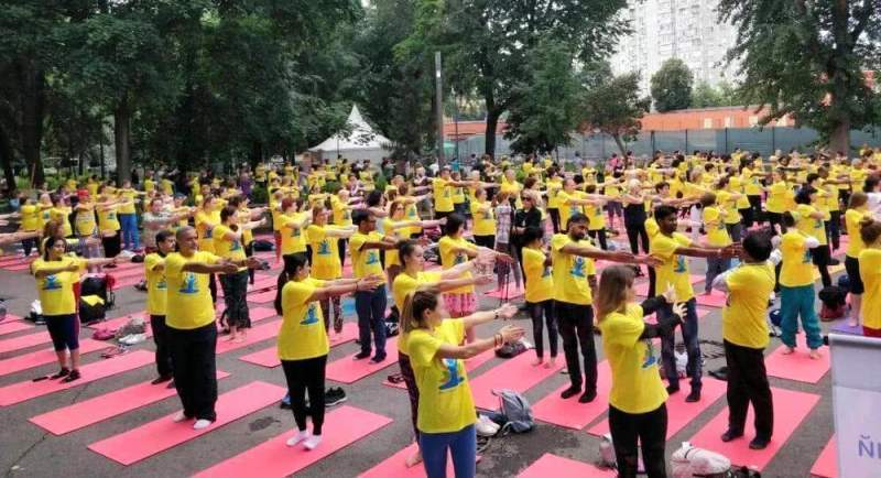 Посольство Индии провело празднование Международного дня йоги