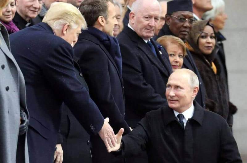 Лидеров РФ и США «разделили» на встрече во Франции