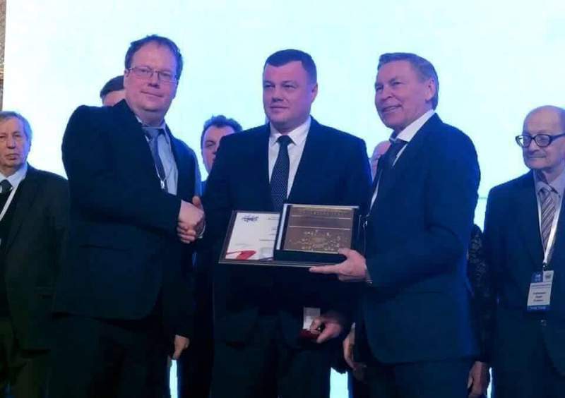 Губернатору Александру Никитину вручили национальную премию «Профессор года-2019»
