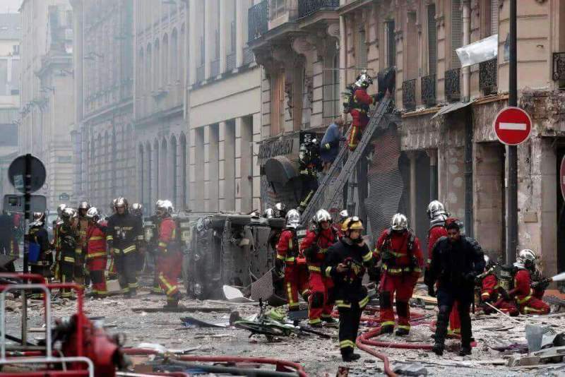 Мощный взрыв в центре Парижа: что известно?