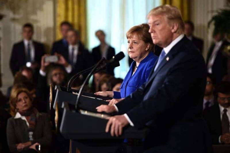 Трамп подкинул конфеты Ангеле Меркель