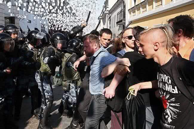 Фигурант дела о массовых беспорядках 27 июля в Москве признал свою вину 