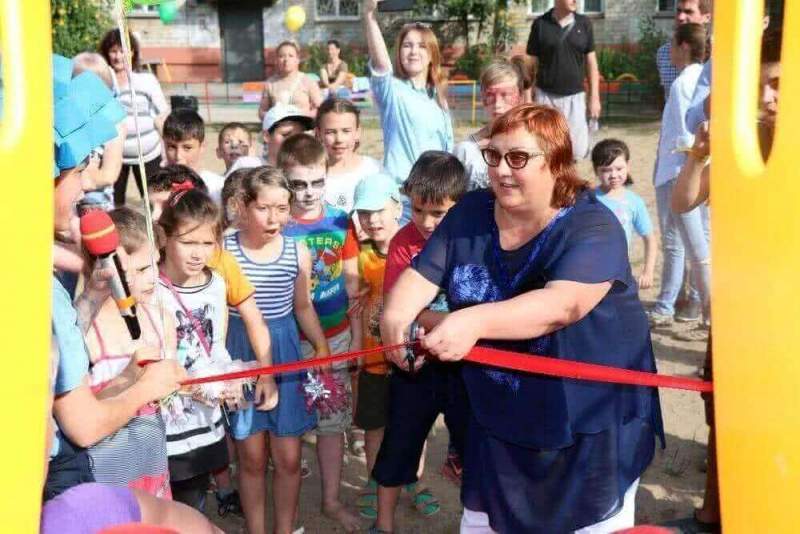 Почти 100 детей осчастливили одной детской площадкой в Хабаровске