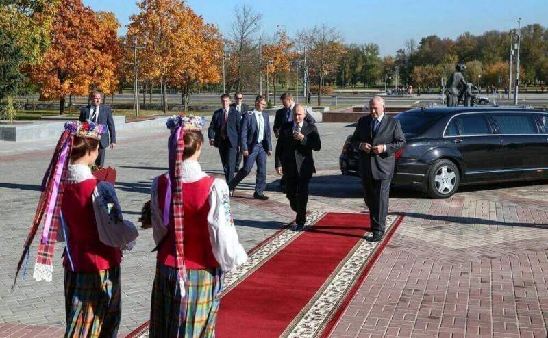 Лукашенко устроил Путину экскурсию по малой родине 