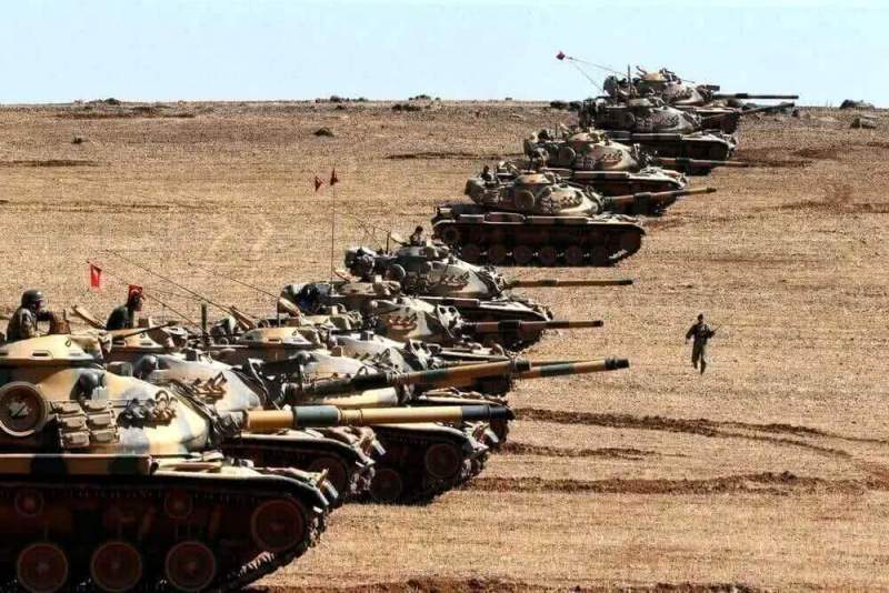 Турция перебрасывает военную технику к сирийской границе