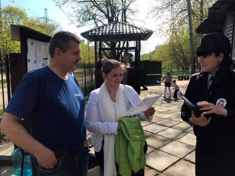 Сотрудники полиции УВД по ВАО провели профилактическую беседу с метрогородцами