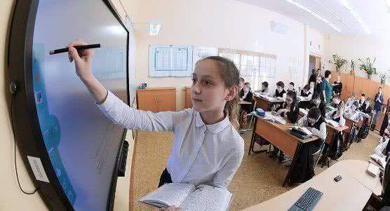 Лучшие специалисты приезжают работать в московских школах со всей страны