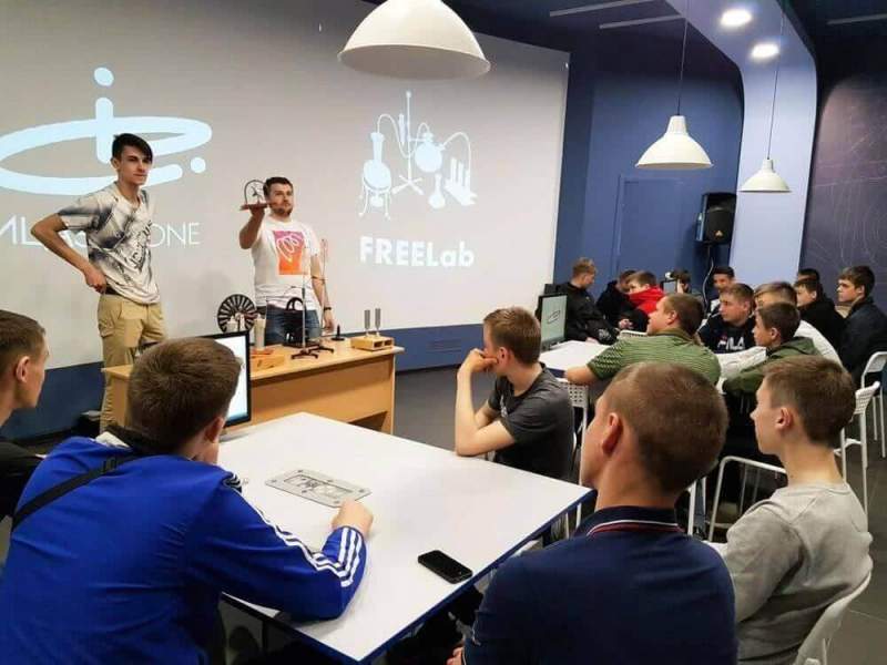 В ИЦАЭ Ульяновска стартовали открытые уроки «FREELab»