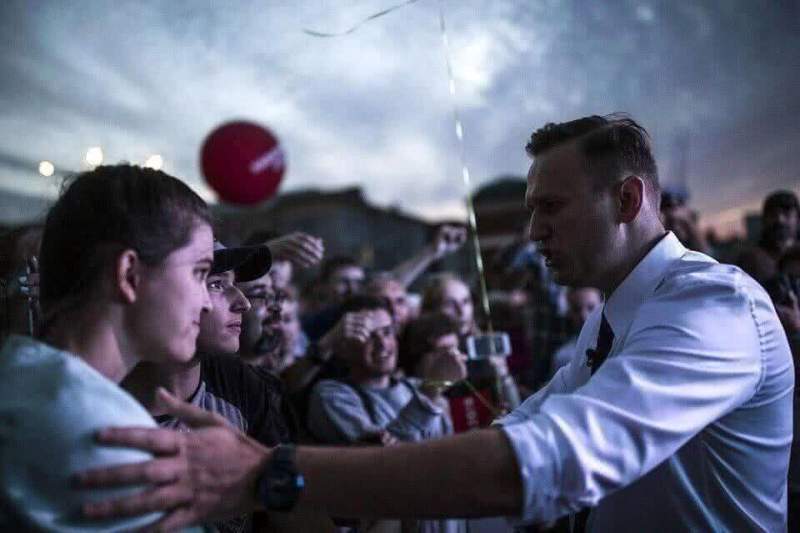 Навальный до сих пор пытается хоть как-то отработать западные деньги, он ставит план по вбросам