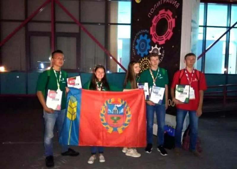 Одну золотую и две бронзовые медали завоевали участники из Алтайского края по итогам VI Национального чемпионата «Молодые профессионалы» (Worldskills Russia)